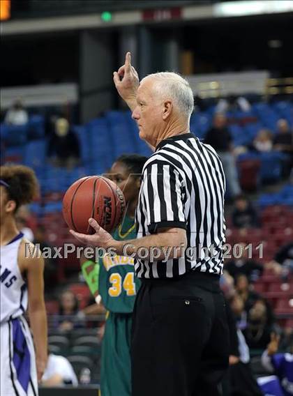 Thumbnail 3 in Vanden vs. Sacrametno (CIF SJS D3 Final) photogallery.