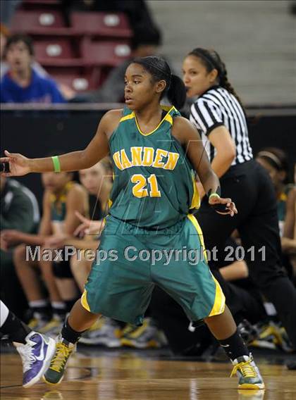 Thumbnail 2 in Vanden vs. Sacrametno (CIF SJS D3 Final) photogallery.