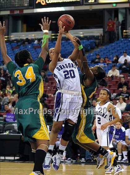 Thumbnail 2 in Vanden vs. Sacrametno (CIF SJS D3 Final) photogallery.