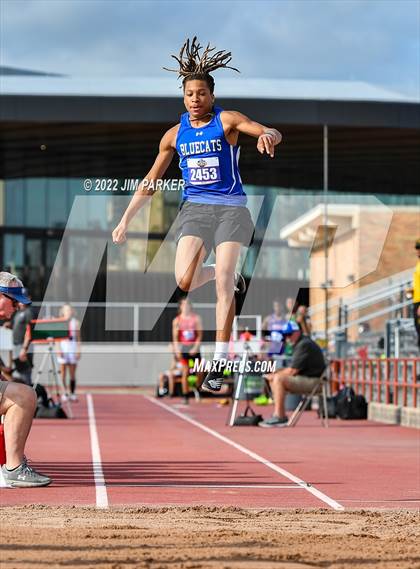 Thumbnail 1 in UIL 2A State Championship photogallery.