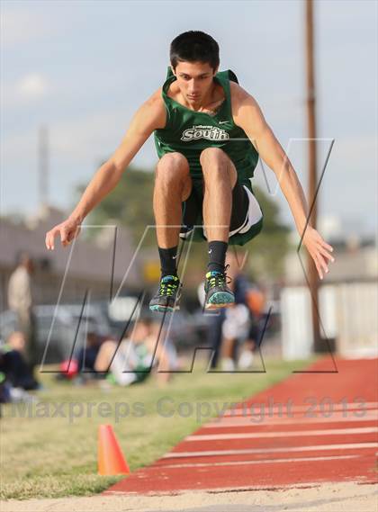 Thumbnail 2 in Cougar Invitational  photogallery.
