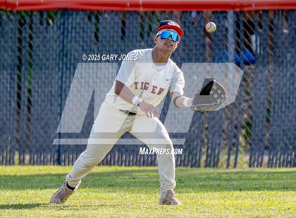 Thumbnail 2 in Roseville vs Fowler (CIF NorCal D3 Semifinal) photogallery.