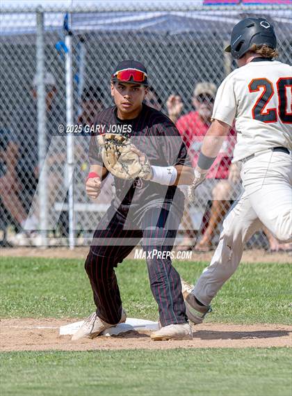Thumbnail 1 in Roseville vs Fowler (CIF NorCal D3 Semifinal) photogallery.