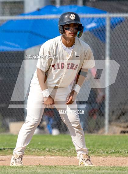 Thumbnail 3 in Roseville vs Fowler (CIF NorCal D3 Semifinal) photogallery.
