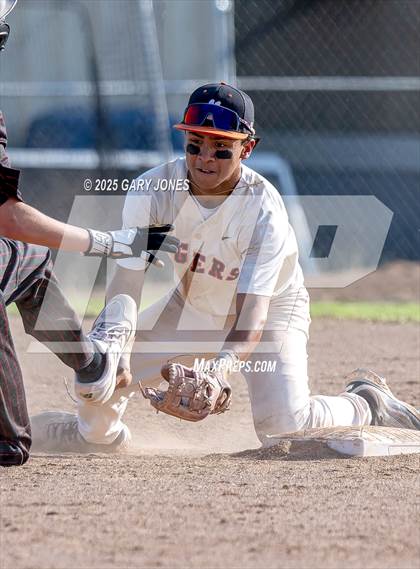 Thumbnail 2 in Roseville vs Fowler (CIF NorCal D3 Semifinal) photogallery.