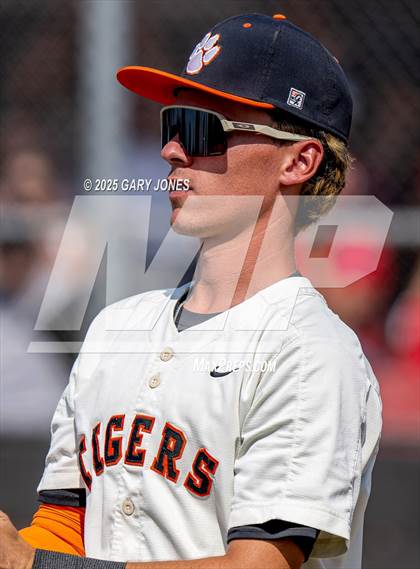 Thumbnail 3 in Roseville vs Fowler (CIF NorCal D3 Semifinal) photogallery.