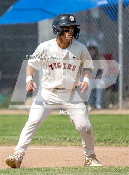Thumbnail 1 in Roseville vs Fowler (CIF NorCal D3 Semifinal) photogallery.