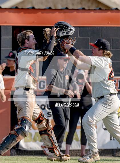 Thumbnail 2 in Roseville vs Fowler (CIF NorCal D3 Semifinal) photogallery.
