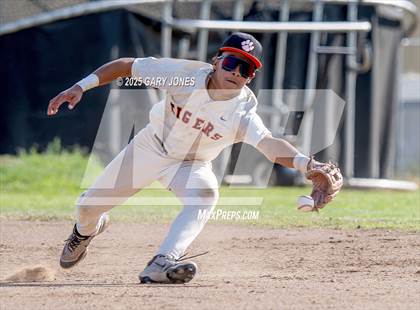 Thumbnail 1 in Roseville vs Fowler (CIF NorCal D3 Semifinal) photogallery.