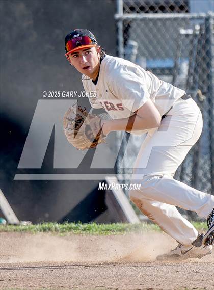 Thumbnail 1 in Roseville vs Fowler (CIF NorCal D3 Semifinal) photogallery.