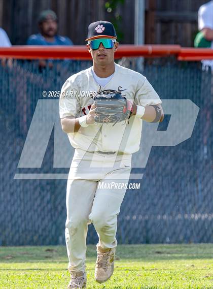 Thumbnail 1 in Roseville vs Fowler (CIF NorCal D3 Semifinal) photogallery.