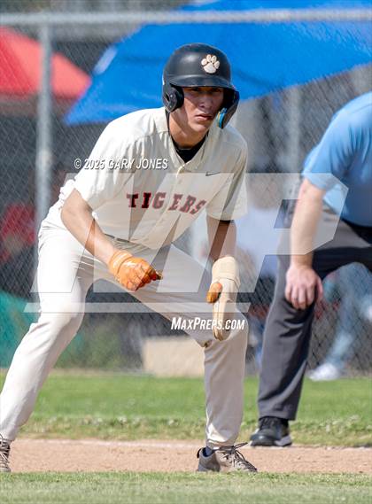 Thumbnail 2 in Roseville vs Fowler (CIF NorCal D3 Semifinal) photogallery.
