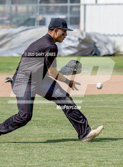Thumbnail 3 in Roseville vs Fowler (CIF NorCal D3 Semifinal) photogallery.