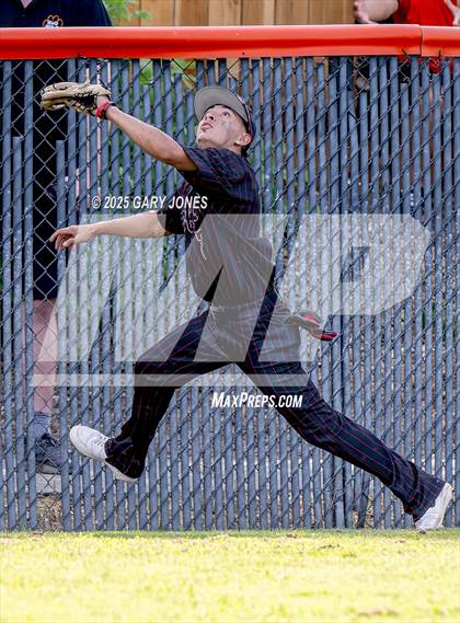Thumbnail 2 in Roseville vs Fowler (CIF NorCal D3 Semifinal) photogallery.