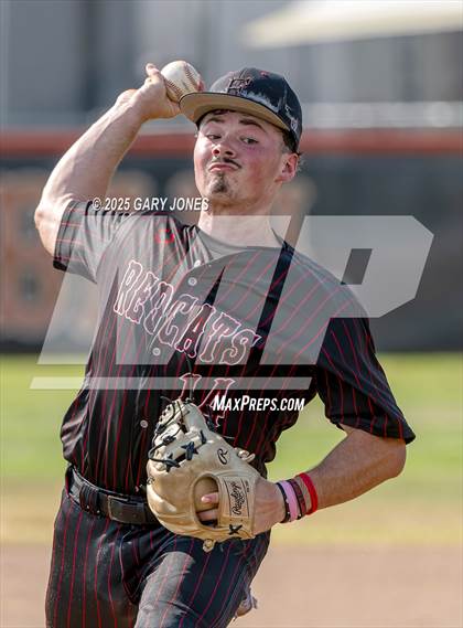 Thumbnail 3 in Roseville vs Fowler (CIF NorCal D3 Semifinal) photogallery.