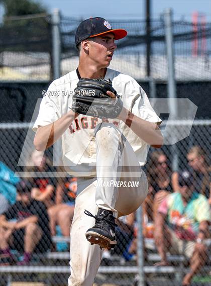 Thumbnail 2 in Roseville vs Fowler (CIF NorCal D3 Semifinal) photogallery.