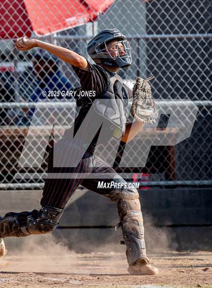 Thumbnail 2 in Roseville vs Fowler (CIF NorCal D3 Semifinal) photogallery.