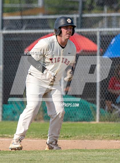 Thumbnail 3 in Roseville vs Fowler (CIF NorCal D3 Semifinal) photogallery.