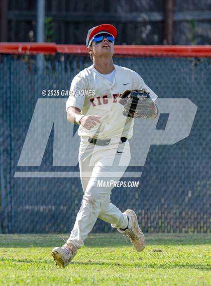 Thumbnail 3 in Roseville vs Fowler (CIF NorCal D3 Semifinal) photogallery.