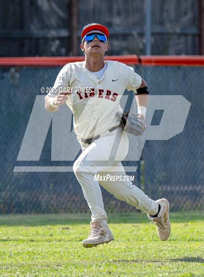 Thumbnail 1 in Roseville vs Fowler (CIF NorCal D3 Semifinal) photogallery.