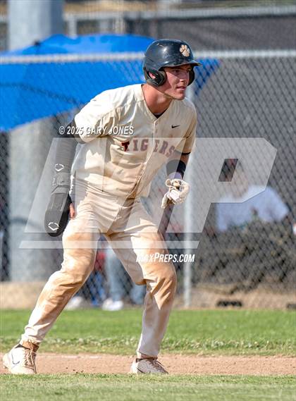 Thumbnail 1 in Roseville vs Fowler (CIF NorCal D3 Semifinal) photogallery.