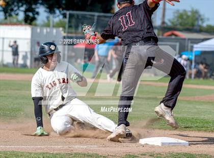 Thumbnail 1 in Roseville vs Fowler (CIF NorCal D3 Semifinal) photogallery.