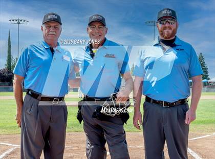 Thumbnail 1 in Roseville vs Fowler (CIF NorCal D3 Semifinal) photogallery.