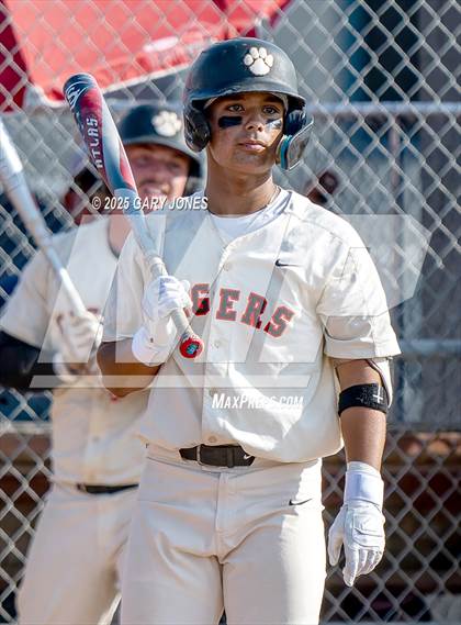 Thumbnail 2 in Roseville vs Fowler (CIF NorCal D3 Semifinal) photogallery.