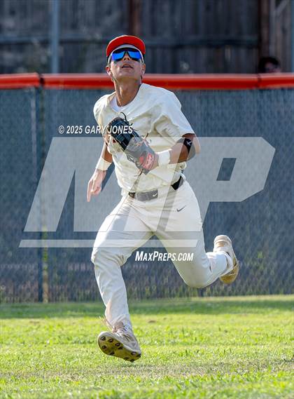Thumbnail 3 in Roseville vs Fowler (CIF NorCal D3 Semifinal) photogallery.
