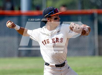 Thumbnail 2 in Roseville vs Fowler (CIF NorCal D3 Semifinal) photogallery.