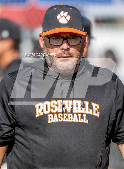 Thumbnail 1 in Roseville vs Fowler (CIF NorCal D3 Semifinal) photogallery.
