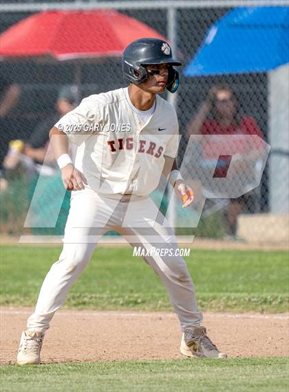 Thumbnail 2 in Roseville vs Fowler (CIF NorCal D3 Semifinal) photogallery.