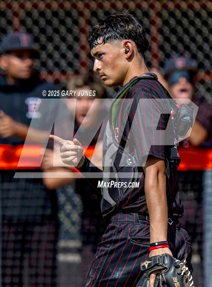 Thumbnail 3 in Roseville vs Fowler (CIF NorCal D3 Semifinal) photogallery.