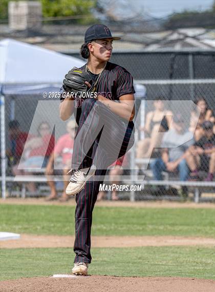 Thumbnail 2 in Roseville vs Fowler (CIF NorCal D3 Semifinal) photogallery.