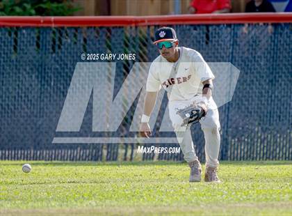 Thumbnail 1 in Roseville vs Fowler (CIF NorCal D3 Semifinal) photogallery.