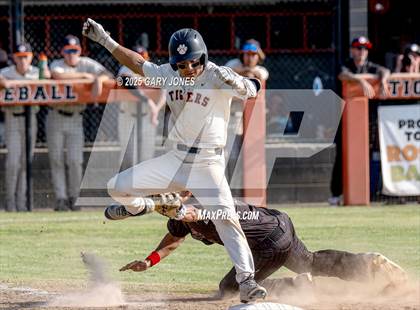 Thumbnail 3 in Roseville vs Fowler (CIF NorCal D3 Semifinal) photogallery.