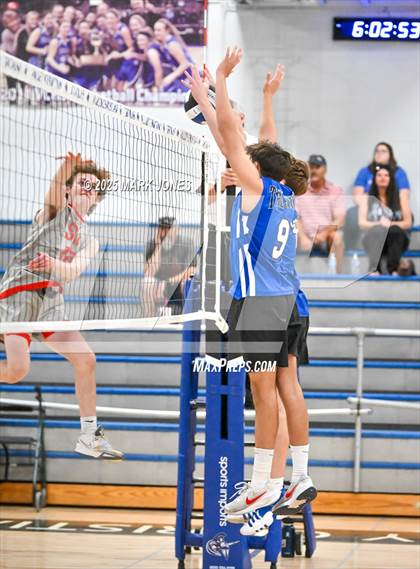 Thumbnail 1 in Seton Catholic @ Valley Christian photogallery.