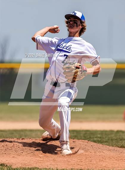 Thumbnail 3 in Gladbrook-Reinbeck vs. H-L-V (Hudson Invitational) photogallery.