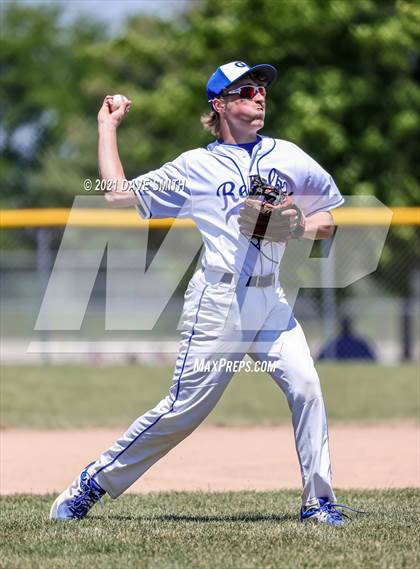 Thumbnail 3 in Gladbrook-Reinbeck vs. H-L-V (Hudson Invitational) photogallery.