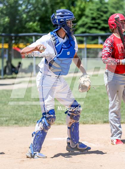 Thumbnail 3 in Gladbrook-Reinbeck vs. H-L-V (Hudson Invitational) photogallery.