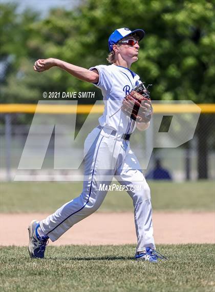 Thumbnail 1 in Gladbrook-Reinbeck vs. H-L-V (Hudson Invitational) photogallery.