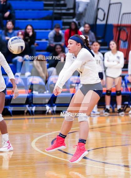 Thumbnail 2 in Pine Bush vs. Monroe-Woodbury (Section 9 Class AA Final) photogallery.