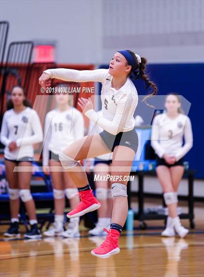 Thumbnail 3 in Pine Bush vs. Monroe-Woodbury (Section 9 Class AA Final) photogallery.