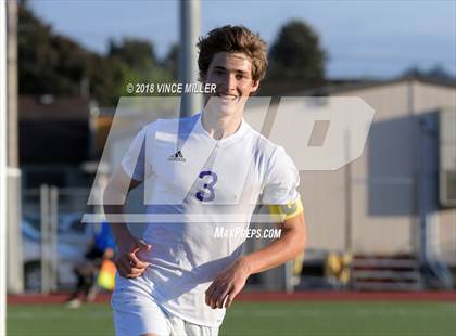 Thumbnail 3 in Mount Si vs. Sumner (WIAA 4A 1st Round Playoff) photogallery.