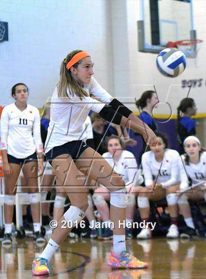 Thumbnail 3 in Sacred Heart vs. Mira Costa (Durango Fall Classic) photogallery.