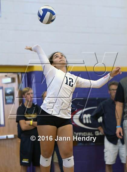 Thumbnail 1 in Sacred Heart vs. Mira Costa (Durango Fall Classic) photogallery.