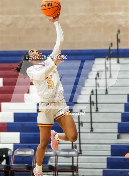 Thumbnail 2 in Summit vs Sierra (Dakota Ridge High School) photogallery.