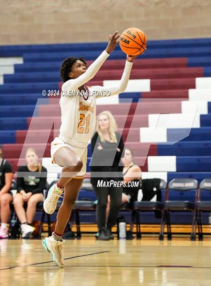 Thumbnail 3 in Summit vs Sierra (Dakota Ridge High School) photogallery.