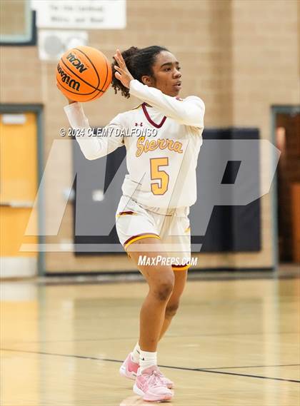Thumbnail 3 in Summit vs Sierra (Dakota Ridge High School) photogallery.