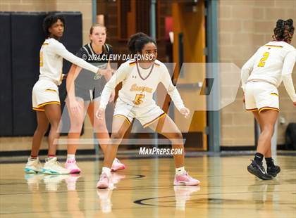 Thumbnail 2 in Summit vs Sierra (Dakota Ridge High School) photogallery.